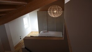 2 slaapkamers, een strijkplank/strijkijzer, gratis wifi, beddengoed