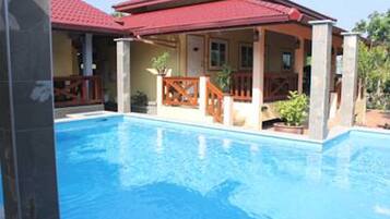 책상, 간이 침대, 무료 WiFi