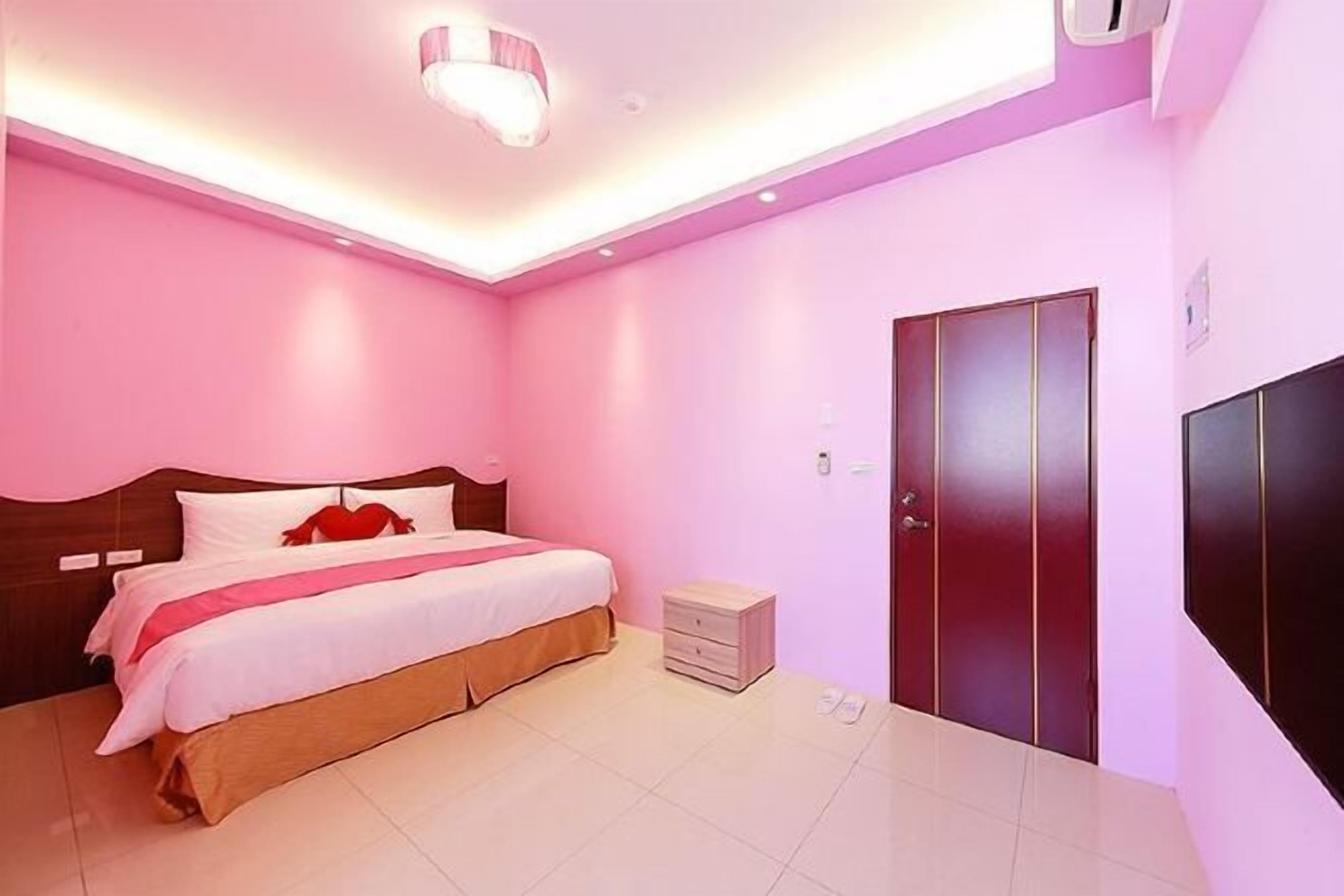 Desk, blackout drapes, free WiFi