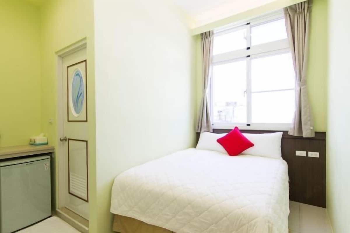 Desk, blackout drapes, WiFi (free)