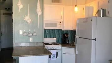 冰箱、微波炉、烤箱、炉灶