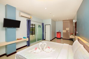Suite, Non Smoking | Desk, rollaway beds, free WiFi - Je t'aime Hotel (Trang)