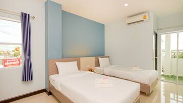 Deluxe Twin Room, Non Smoking | Desk, rollaway beds, free WiFi