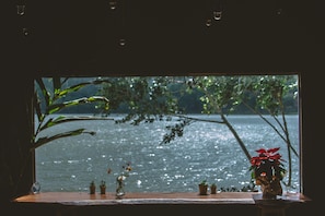 View from property - The Lake House Dalat - Hostel (Da Lat)