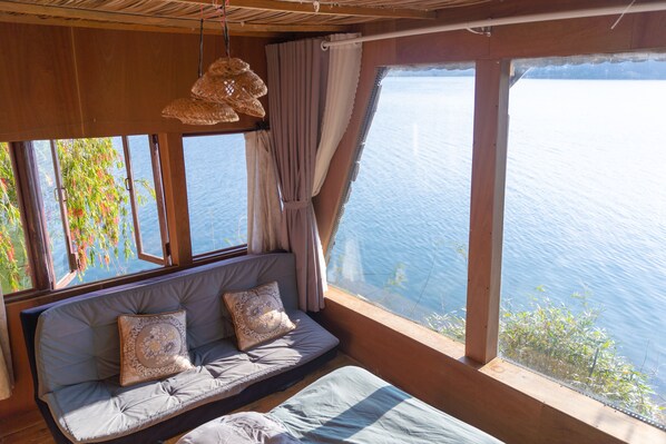 Classic Bungalow, Lakeside | Free WiFi - The Lake House Dalat - Hostel (Da Lat)