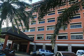 Exterior - He Jia Grand Hotel (Sadao)