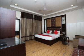 1 bedroom, in-room safe, free WiFi - OYO 6845 The Grand Hotel (New Delhi)