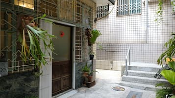 Overnatningsstedets indgangsparti