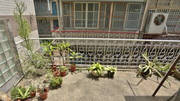 Familieværelse til 4 personer | Terrasse/gårdhave