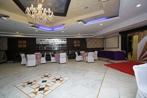 Banquet hall - OYO 5915 Hotel Swagath (New Delhi)