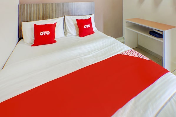 Standard Double Room | Desk, free WiFi, bed sheets