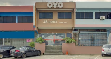OYO 89985 Js Hotel