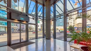 Unclassified image, 3 of 47, button - Penthouse With Balcony And Panorama View (Auckland)