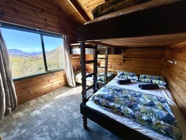 家庭房, 山景 (2 Double and 2 Single Beds) | 免费 WiFi、床单