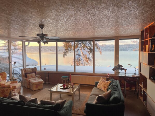 TV, DVD player, table football, ping pong