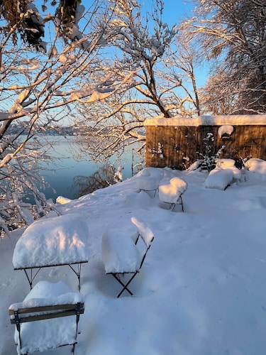 Vacation home on Pilsensee with direct lake access, jetty and sauna