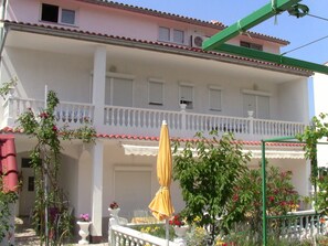 Exterior - Air-conditioned cozy, quiet, beautiful and loving apartment on the island of Rab (Palit,Rab)