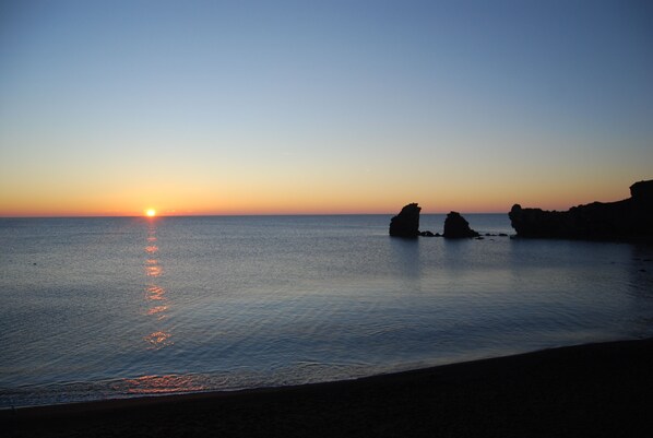 Una spiaggia nelle vicinanze