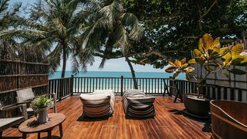 King Suite with Ocean View | Premium bedding, pillowtop beds, minibar, in-room safe