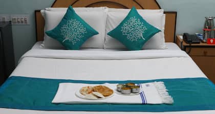 OYO 7829 Santhi inn