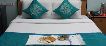 OYO 7829 Santhi inn