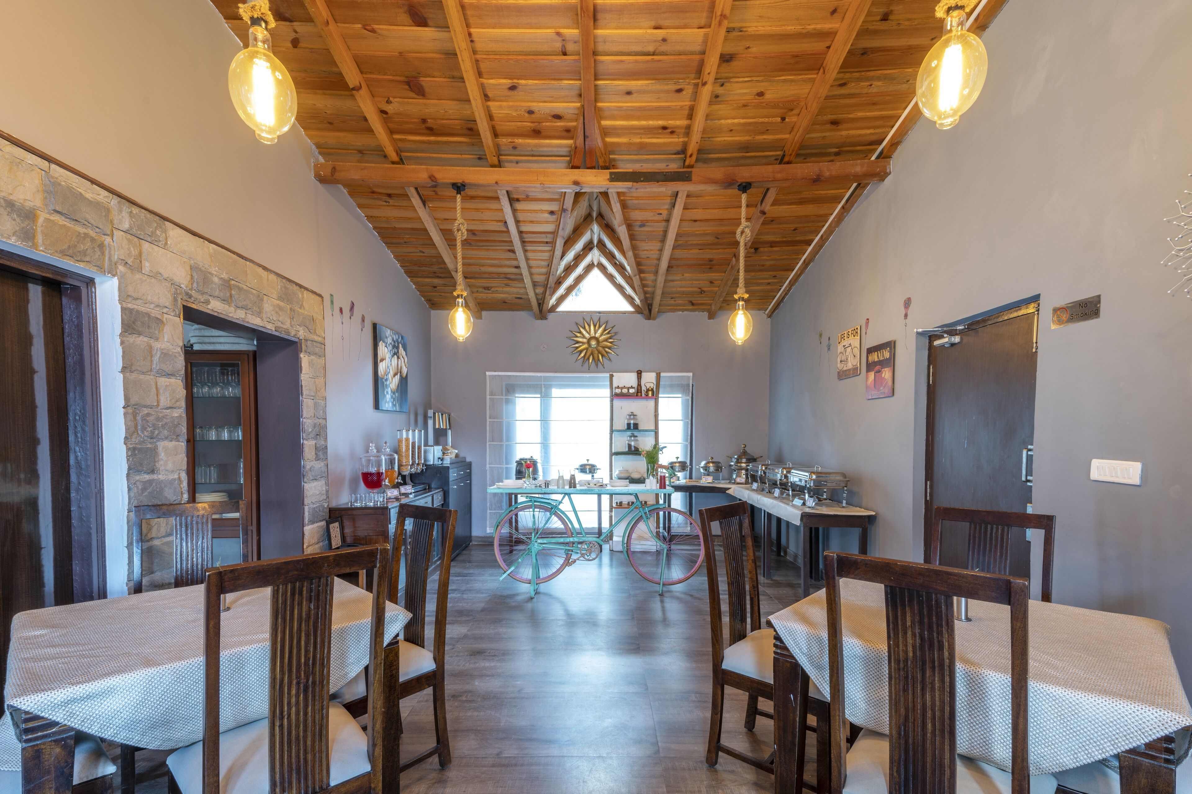 2 restaurantes, culinária internacional