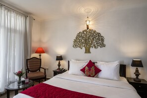 Executive Room | Minibar, in-room safe, desk, blackout drapes - Suvaasa The Resort (Kosiyakutoli)