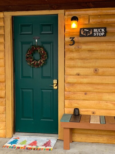 Buck Stop at The Black Bear Inn Satellite, WiFi, Near River & Hiking Trails!