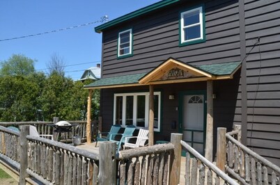 5 Bedrooms 3 Baths Sleeps 10. Clean. Comfortable. Affordable.