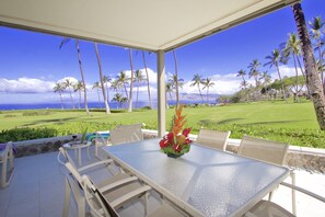 Outdoor dining - Luxury Oceanfront Wailea Elua Expansive Views Steps to the Beach! (Kihei)