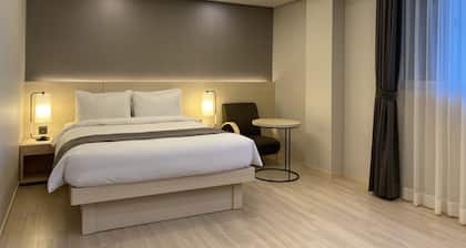 New Donghae Hotel