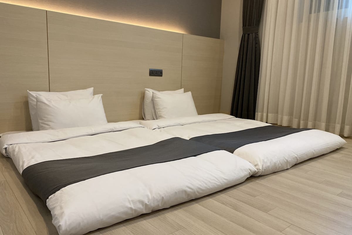 deluxe ondol room | 1 bedroom, premium bedding, in-room safe, desk