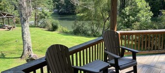 Beautiful updated River cottage in rural Upshur County. Backroads and backwoods for miles with high speed internet, four bedrooms and 3.5 baths.