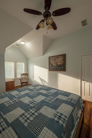 4 bedrooms, iron/ironing board, travel cot, free WiFi