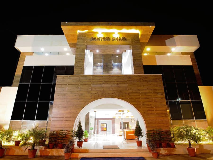 Fachada del alojamiento - Noche