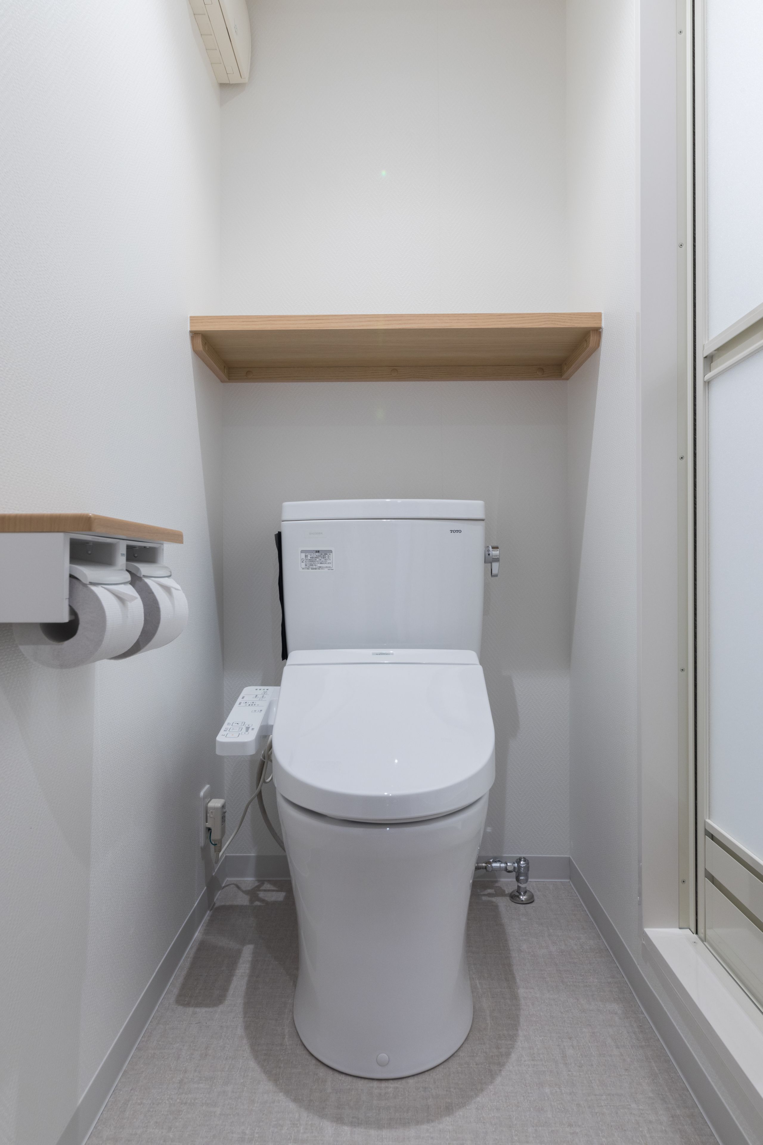 shower, free toiletries, hair dryer, slippers