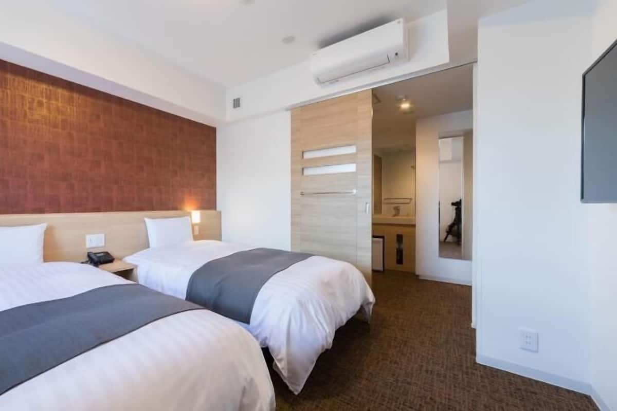 In-room safe, blackout drapes, free WiFi, bed sheets