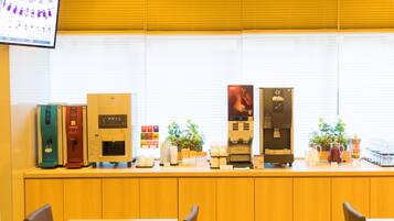 Daily local cuisine breakfast (JPY 2000 per person)