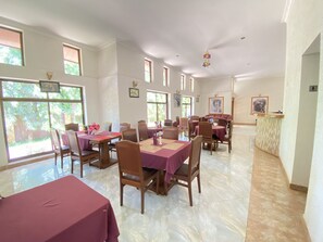 Lounge - Sangana Lodge (Moshi)