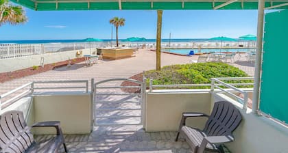 Direct oceanfront and poolside cabana condo - pools are open !!