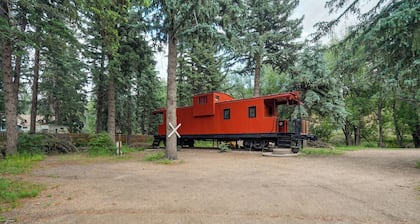 Rustic Railway Retreat - Historic caboose - 10 min from Colorado Springs