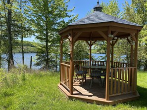 Outdoor dining -  Many perfect sunsets at the magical house on the lake (Ulster Park)
