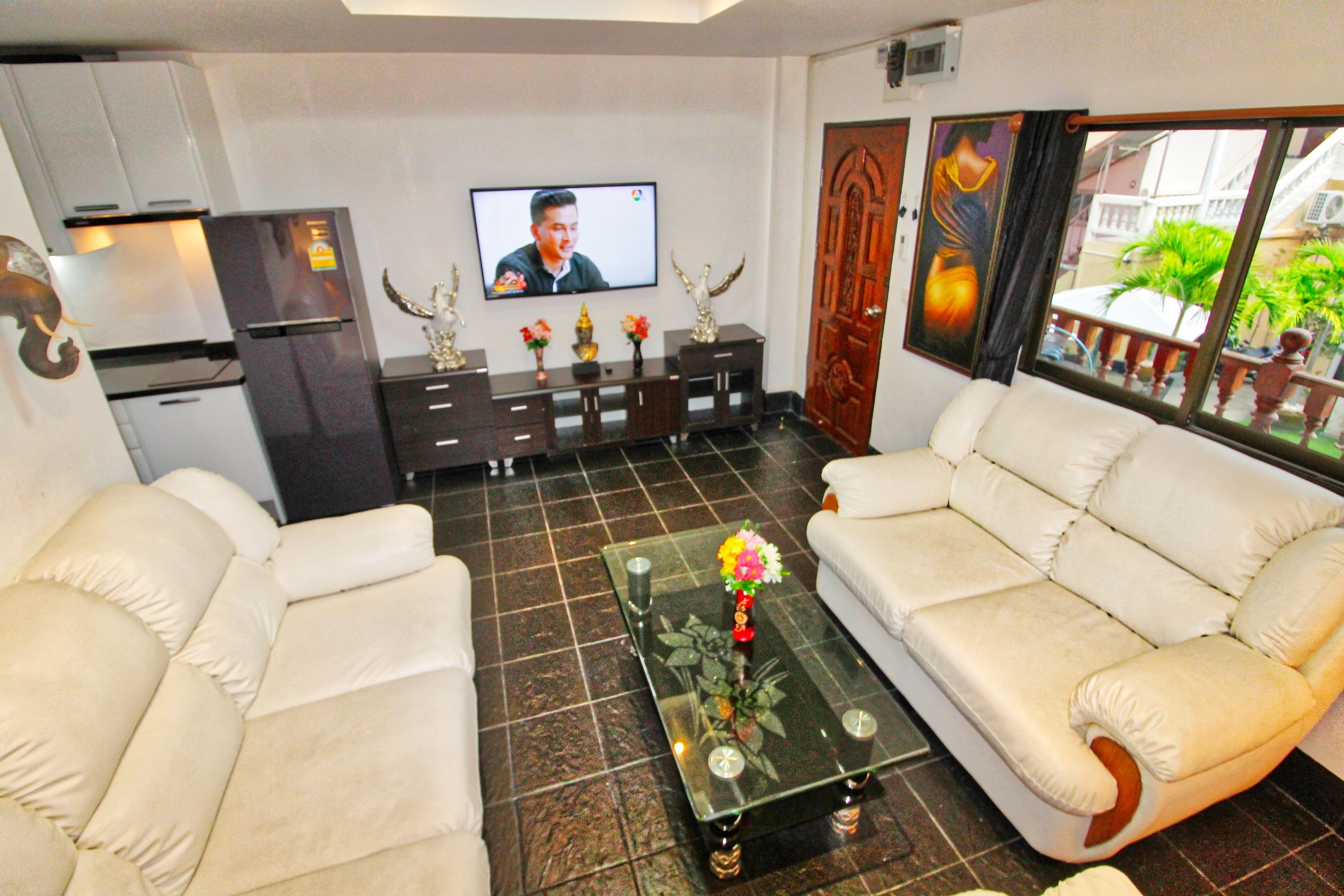 Photo - Phratamnak Inn Hotel & Guesthouse - 100 mtr from the beach