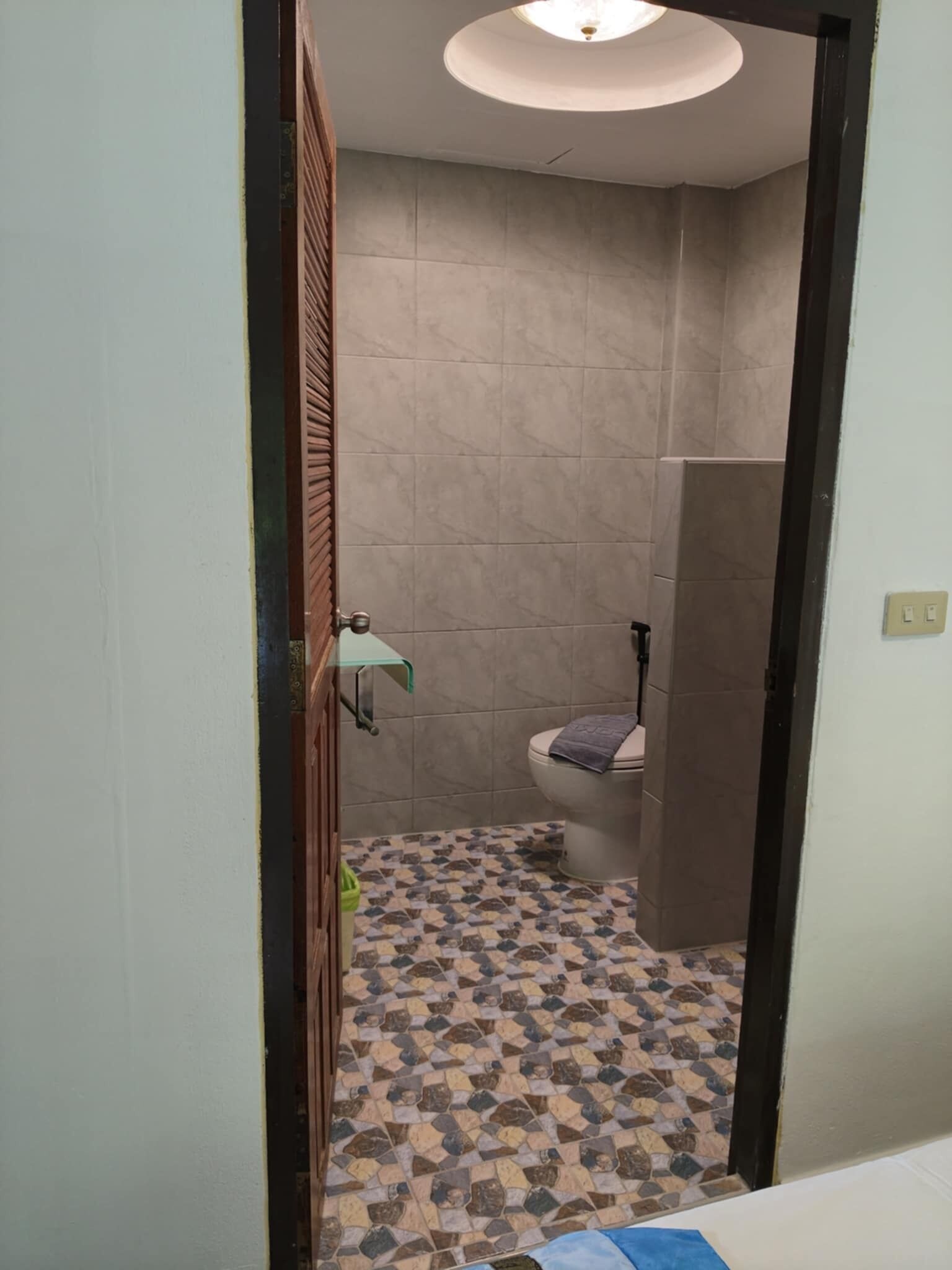 Photo - Phratamnak Inn Hotel & Guesthouse - 100 mtr from the beach
