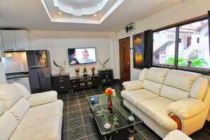 Exclusive Condo | Living area