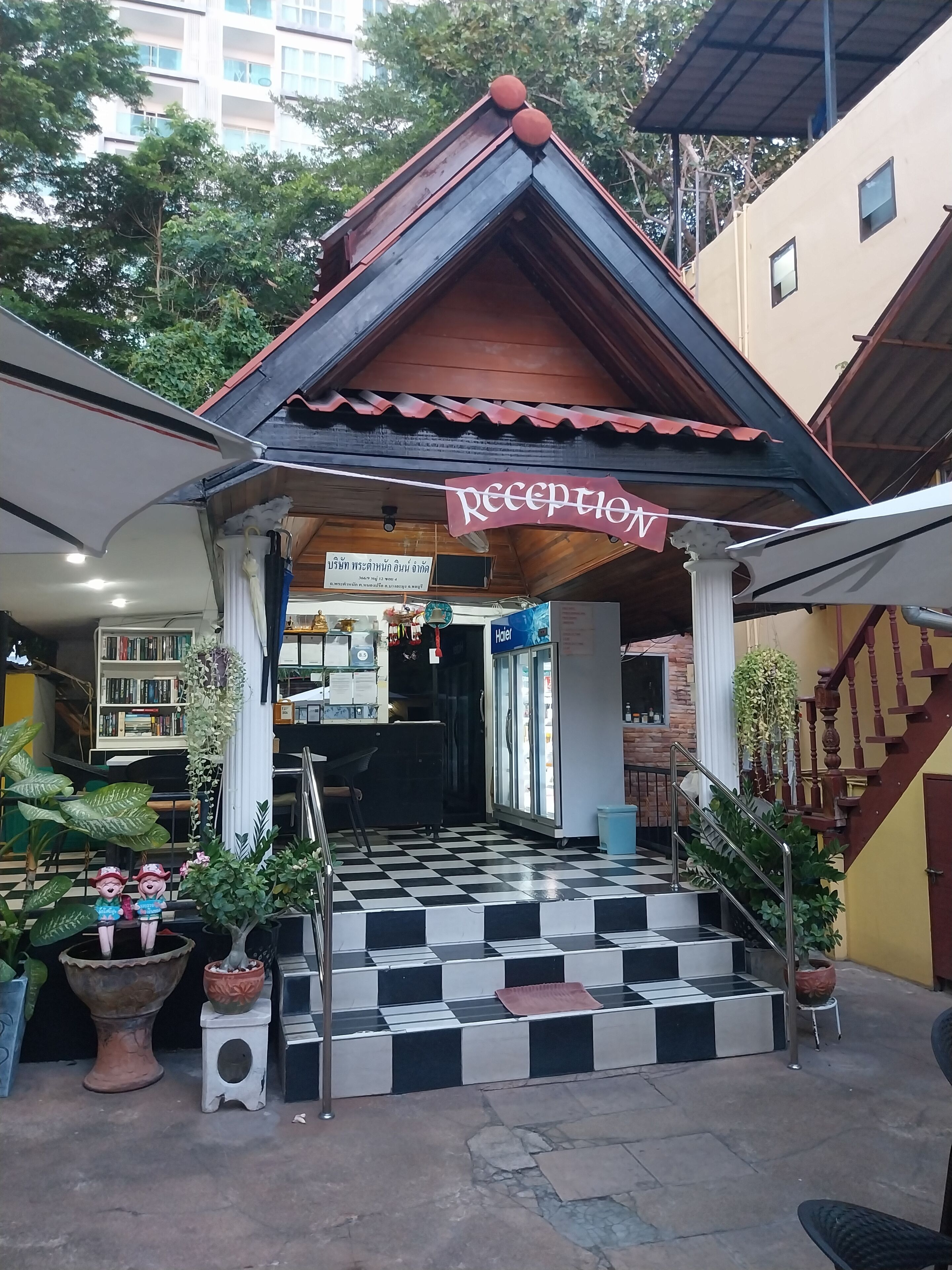Foto - Phratamnak Inn