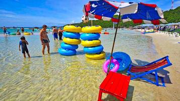 Ubicación cercana a la playa y 2 bares en la playa