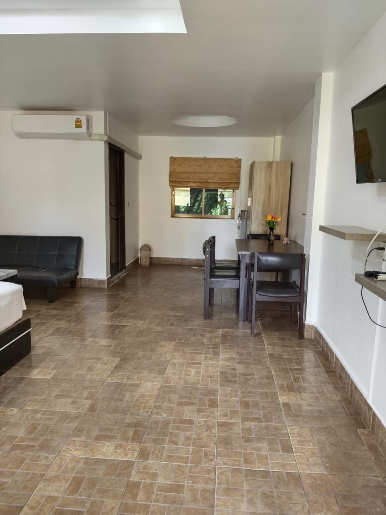 Photo - Phratamnak Inn Hotel & Guesthouse - 100 mtr from the beach