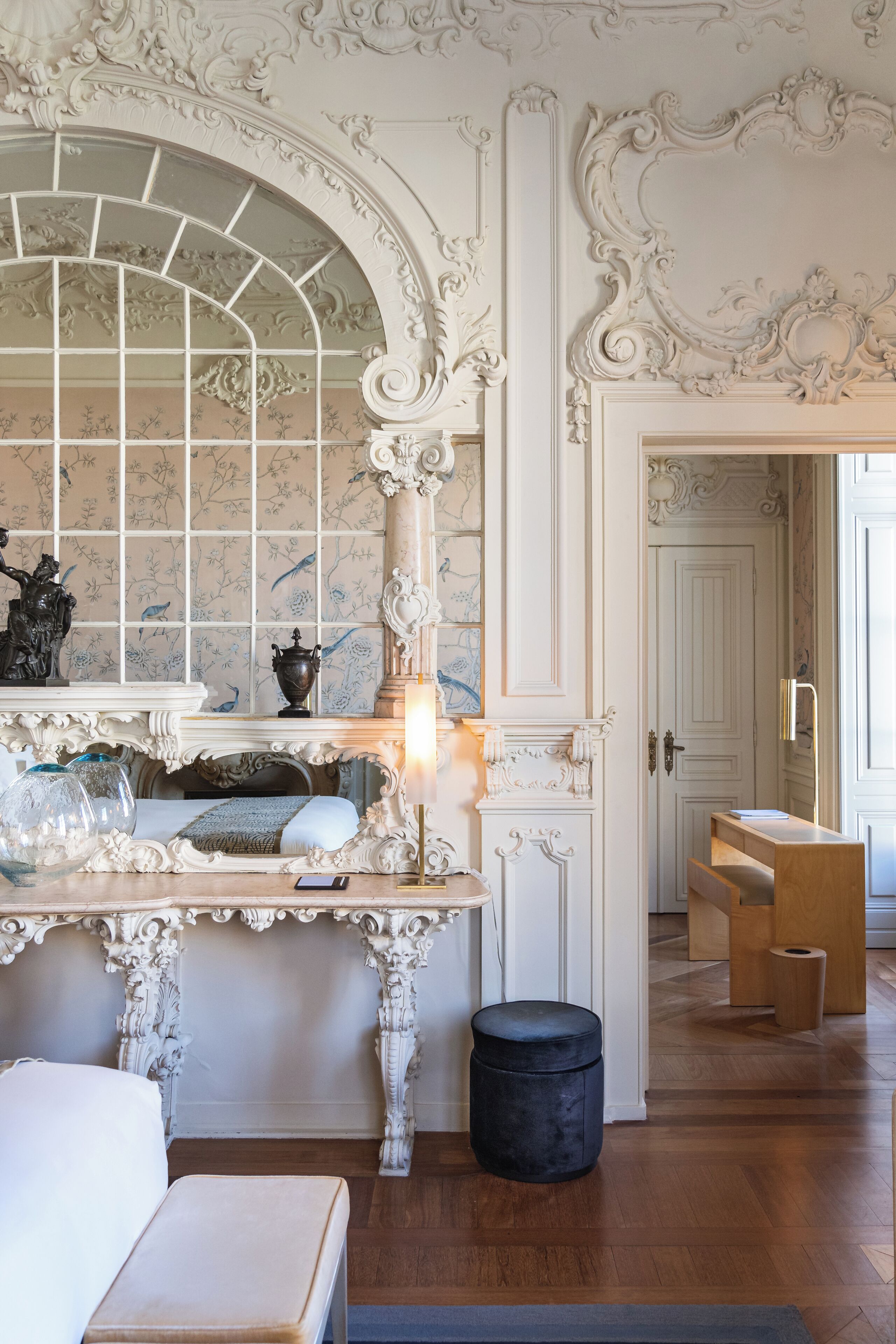 Royal Suite | Egyptian cotton sheets, premium bedding, down comforters, pillowtop beds