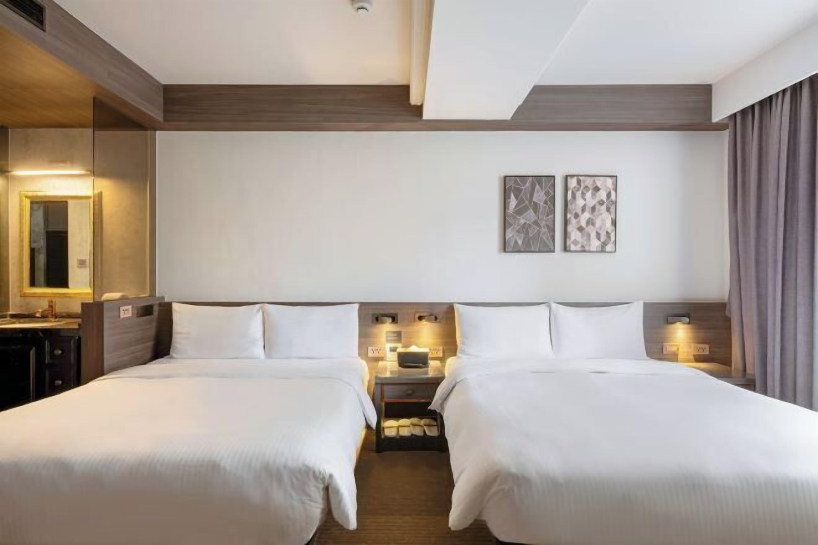 Premium bedding, desk, laptop workspace, free wired Internet